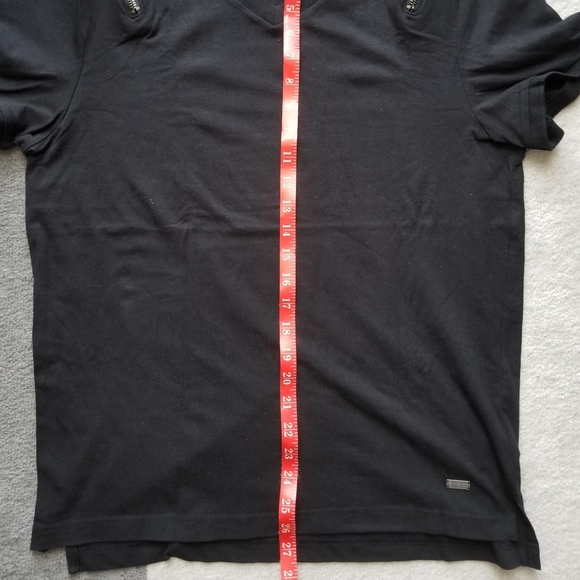 Guess black zip t-shirt - Picture 7 of 7